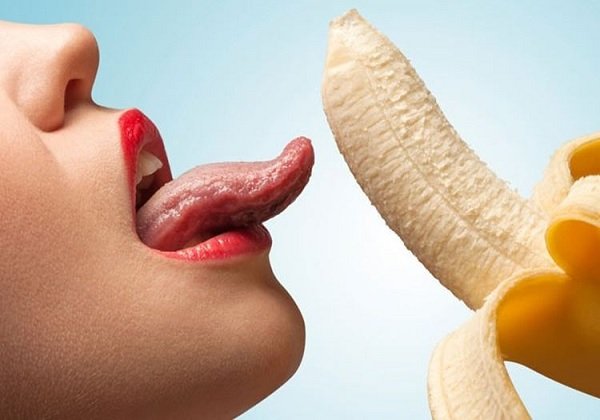 Massage happy ending et finition joyeuse à paris homme et femme nus sur lit